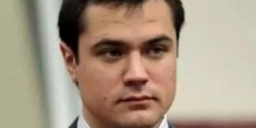 НАБУ і СБУ затримали депутата за незаконне переправлення через кордон Комарницького