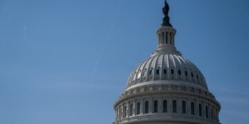 «Cтратегический шаг»: в США комментируют приостановку военной помощи Киеву