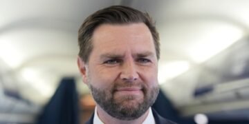 Вэнс: политика США направлена на прекращение военных действий