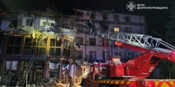 В Кривом Роге ракетный удар по отелю: двое погибших, десятки раненых
