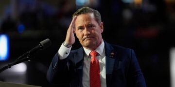 Уолтц: Трамп рассмотрит вопрос о возобновлении помощи Украине, если начнутся мирные переговоры