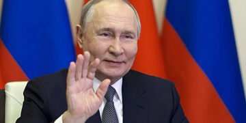 “Він говорить логічні речі”: батько Маска зізнався, що вони із сином захоплюються Путіним