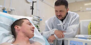 Зеленский в Днепре: посетил раненых защитников и наградил героев. ВИДЕО