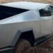 Взагалі не всюдихідний: у Каліфорнії Cybertruck застряг у калюжі