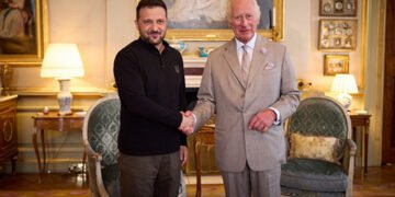 Таємничі дрони стежили за візитом Зеленського до короля Чарльза, – The Sun