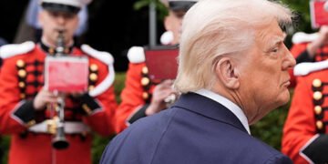 Рейтинг схвалення Трампа впав до найнижчого рівня з моменту його повернення в Білий дім, – Reuters