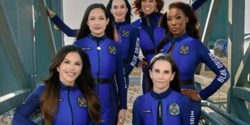 Наречена Джеффа Безоса показала вбрання, в якому полетить у космос