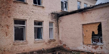 Росіяни зруйнували лікарню в Чернігівській області: постраждала медпрацівниця