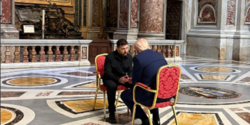 «Я хотів би, щоб ти зробив це»,  – спеціаліст з читання по губах розшифрував розмову Зеленського і Трампа