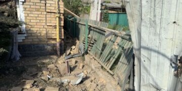 Изуродованные дома: россияне обстреляли Днепропетровскую область артиллерией и дронами. ФОТО