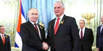 Путин подарил Кубе миллиард долларов за визит на парад