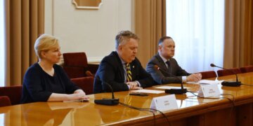 Украина выразила демарш странам, чьи лидеры посетили парад в Москве