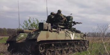 Жданов: Россия прячет танки для большого летнего прорыва на Донбассе