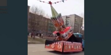 В России рухнула “Спасская башня” и придавила женщину. ВИДЕО