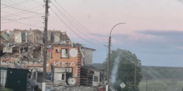 В Рыльске разбомблен пункт дислокации 40-ой бригады морпехов РФ. ВИДЕО