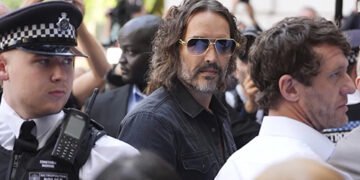 Звинувачують у численних зґвалтуваннях: у Лондоні почався суд над колишнім чоловіком Кеті Перрі