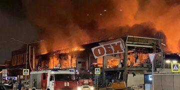 В Подмосковье раздаются взрывы: россияне жалуются на атаку беспилотников на столицу РФ, аэропорт Внуково приостановил работу