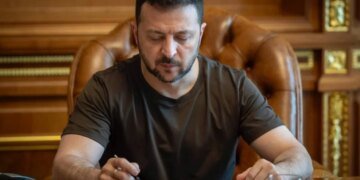 Зеленский ввел санкции за антиукраинскую пропаганду: кто в списке