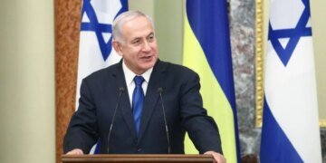 «Биби ведёт себя как сумасшедший — всё бомбит», – советники Трампа очень недовольны Нетаньяху