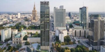 Возможен дефицит продуктов, лекарств и бензина: в Польше решили предупредить граждан