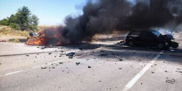 Люди сгорели в салоне авто в Николаеве: что известно?