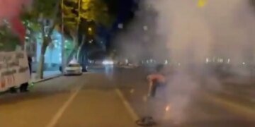 “Вам здесь не рады”. В Тбилиси протестуют против участия россиян в чемпионате мира. ВИДЕО