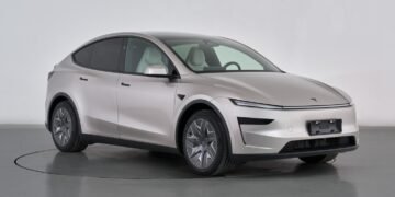 Поки тільки у Китаї: Tesla представила подовжену Model Y