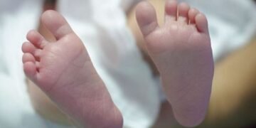 У Британії народилися перші діти з ДНК трьох людей