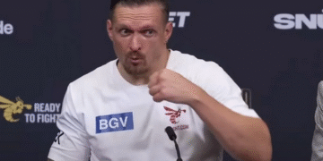 “Він називається Іван”, – Усик розповів про удар, яким “вирубив” Дюбуа