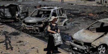 Атака на Дружковку: российские войска ударили по рынку и магазину