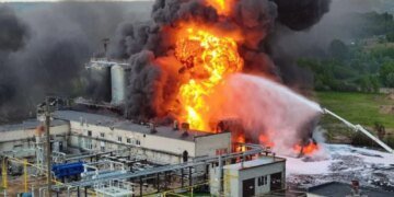 Украина остановила крупнейший НПЗ Роснефти