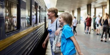 Почему не хватает билетов на поезда: куда исчезают вагоны