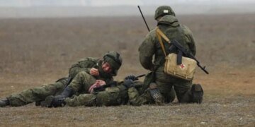 Из плена — в окопы: в РФ даже раненым не дают увидеть родных. ВИДЕО