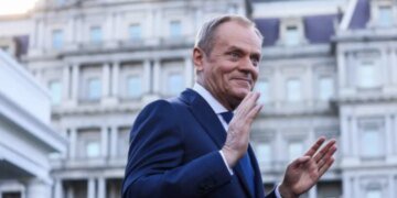 Туск заявил, что российское вторжение в Украину может быть “заморожено” раньше, чем предполагалось
