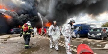 В России дроны атаковали нефтяные объекты в трех регионах