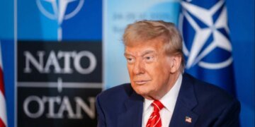 Трамп не хочет, чтобы НАТО входило в гарантии безопасности для Украины, – Макрон