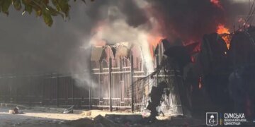 Оккупанты ударили по центральному рынку в Сумах. ВИДЕО