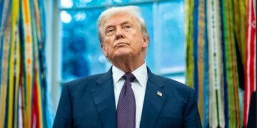 Саммит на Аляске: Трампу придется выбрать сторону