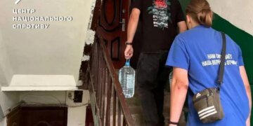 Россияне заставляют детей “решать” водный кризис в Донецкой области