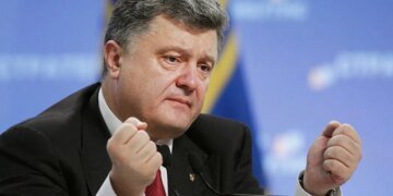 Порошенко спекулирует темами армии, веры и языка, хотя сам их обесценивал, – военный