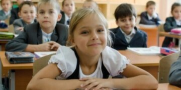 Невакцинированных детей могут не пустить за школьную парту: Минздрав назвал законы