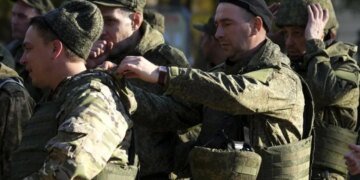 Российские военные сжигают технику, чтобы не штурмовать ВСУ