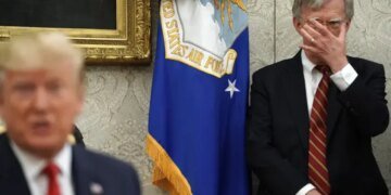 ФБР обыскало дом бывшего советника Трампа Джона Болтона