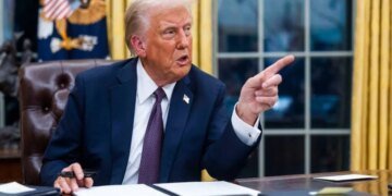 Еще через две недели: Трамп обещает разобраться и принять “очень важное решение” по России и Украине