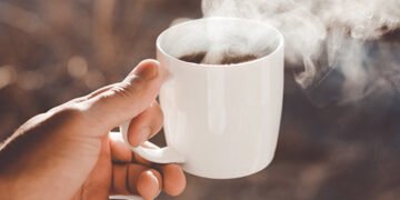 Кава після алкоголю: чи може улюблений напій нашкодити під час похмілля