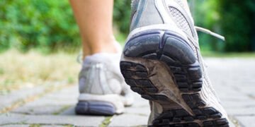 15 хвилин активної ходьби щодня зменшують ризик передчасної смерті на 20%, – вчені