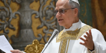 Папа Римський закликав відмовитися від зброї й розпочати переговори, Зеленський відповів