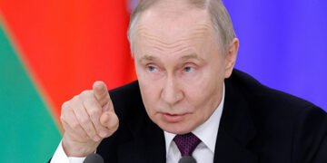 Залякати Україну, переконати, що опиратися марно: близькі до Кремля джерела розкрили стратегію Путіна у війні