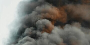 В Днепре прогремели несколько серий взрывов: город массированно атаковали российские беспилотники