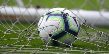 Трагедия на поле: бразильский вратарь умер после отбивания мяча грудью